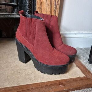 Chic Red Suede Platform Heeled Boots